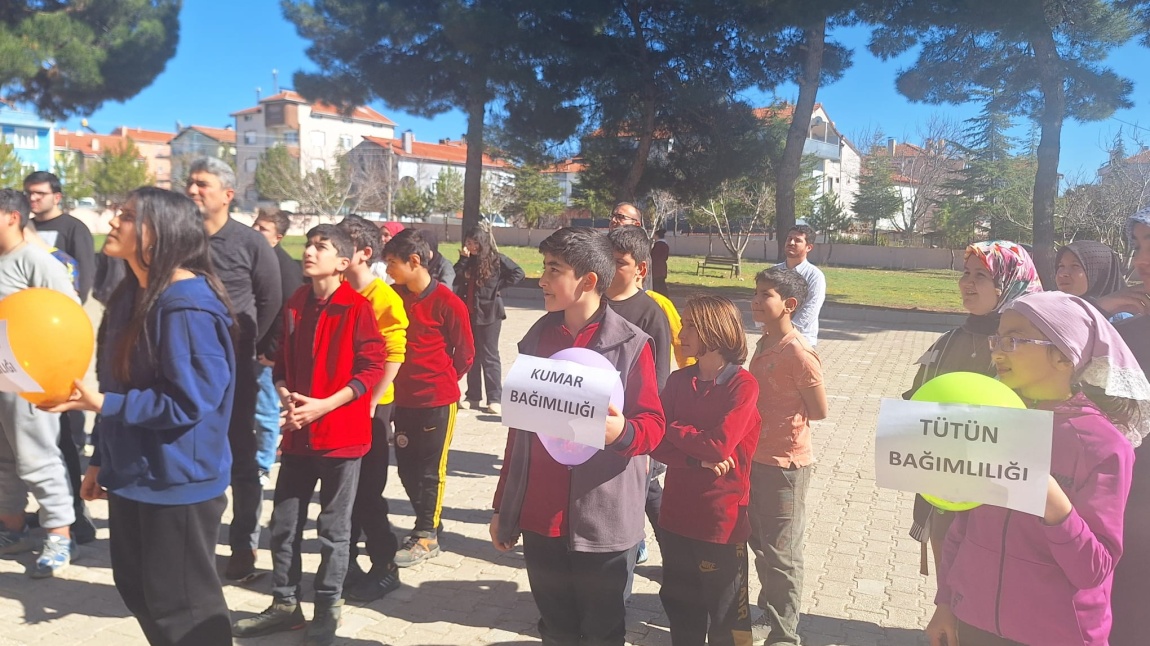 Okulumuzda Teknoloji Kumar ve Tütün Bağımlılığına Karşı Farkındalık Etkinliği Düzenledik